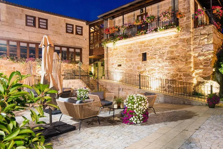 Country house for 20 people, with garden and terrace - 1