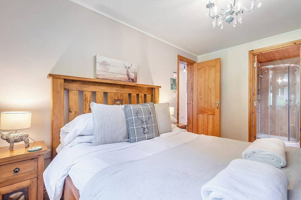 Luxury and contemporary styled lodge. in Derbyshire