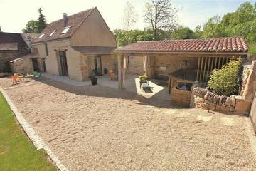 Location de vacances pour 6 personnes, avec jardin à Varaire