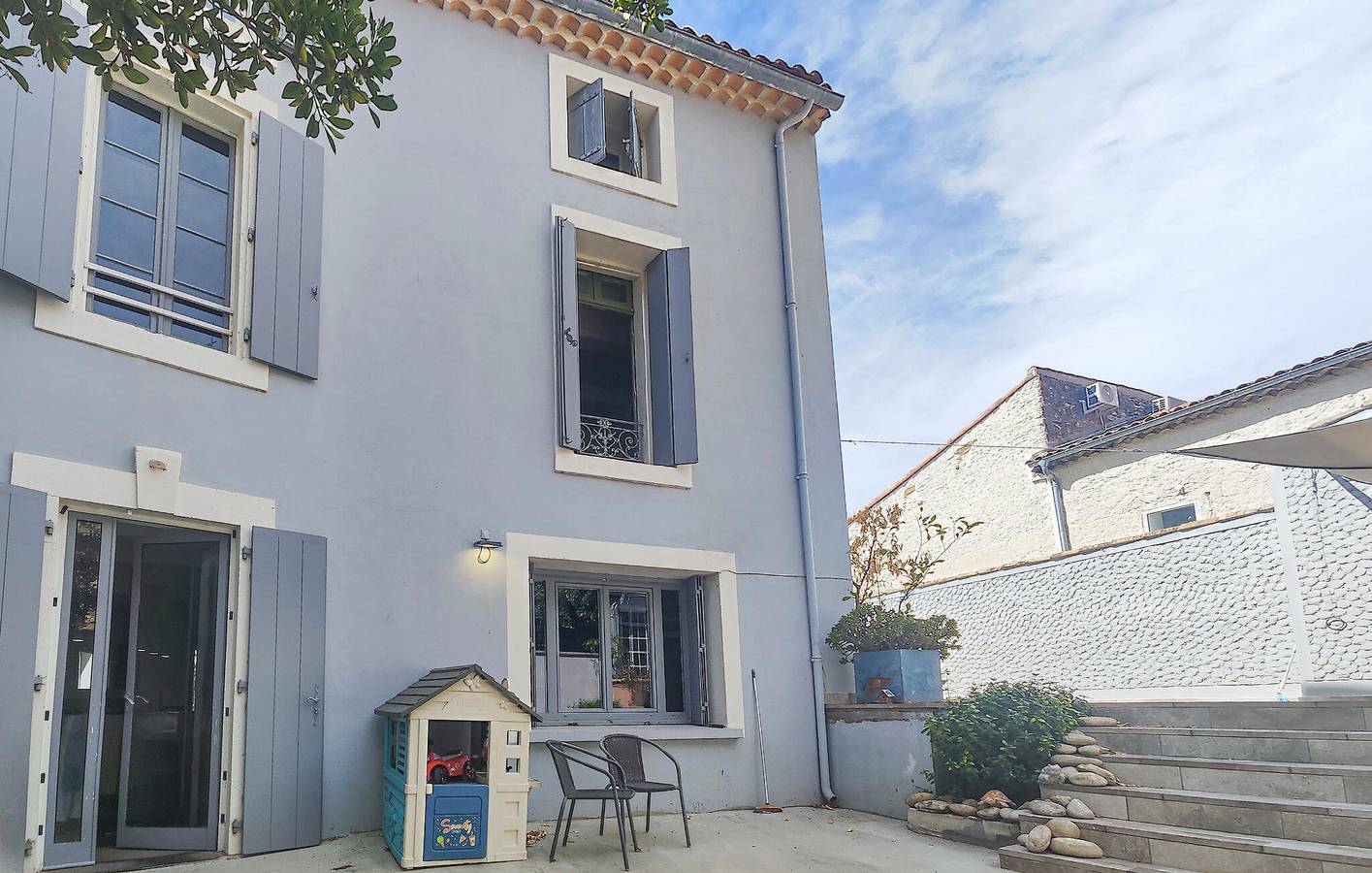 Acogedor Apartamento con Piscina a 2km del Centro de Puimisson in Pailhès, Region de Béziers