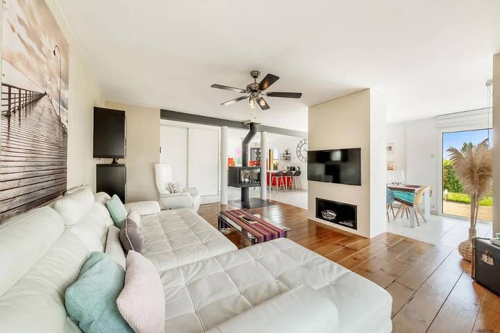 Location de vacances pour 8 personnes, avec jardin et piscine à Saint-Père-Marc-en-Poulet - 4
