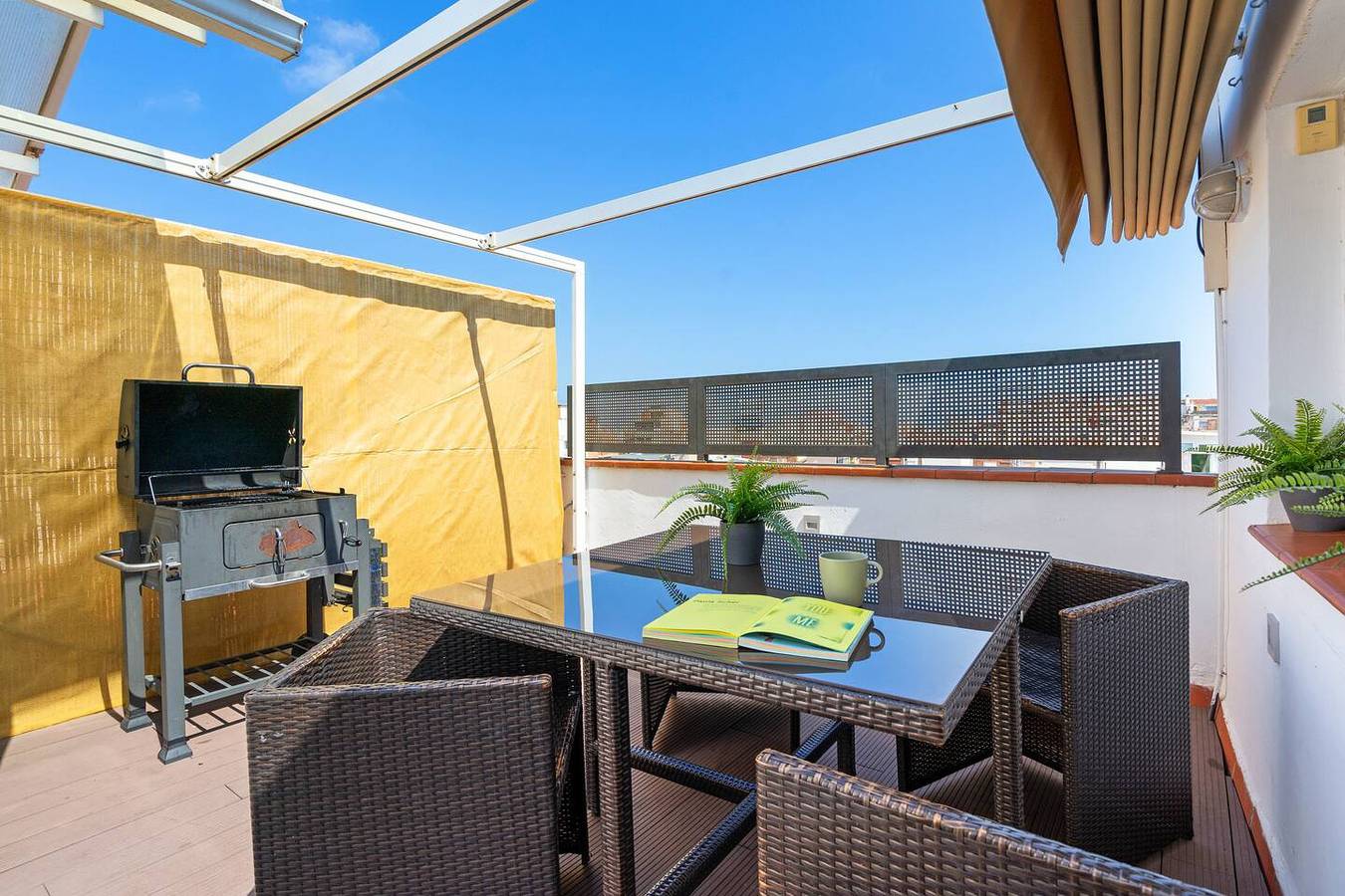 Ganze Wohnung, Ferienwohnung für 4 Personen mit Terrasse in Barcelona Zentrum, Barcelona