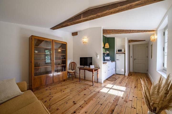 Location de vacances pour 2 personnes, avec vue et jardin à Frouzins - 2