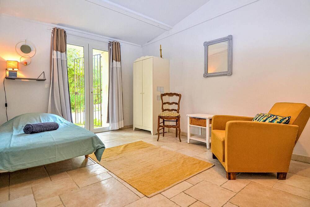 Preciosa casa de 2 dormitorios en Tavel in Tavel, Region de Nimes