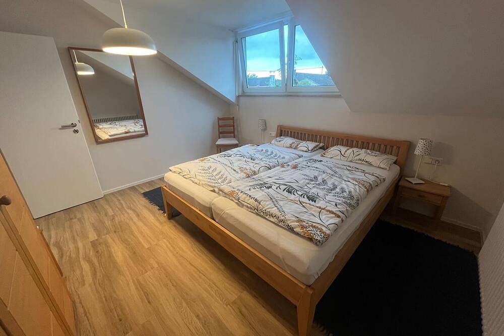 Ganze Wohnung, Wunderschöne Ferienwohnung (60 qm) mit zwei Balkonen. in Markdorf, Region Bodensee-Oberschwaben