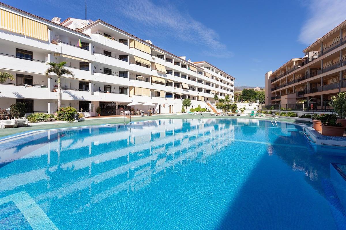 Entire apartment, Home2Book Sunny Retreat Los Cristianos, Pool in Los Cristianos, Arona