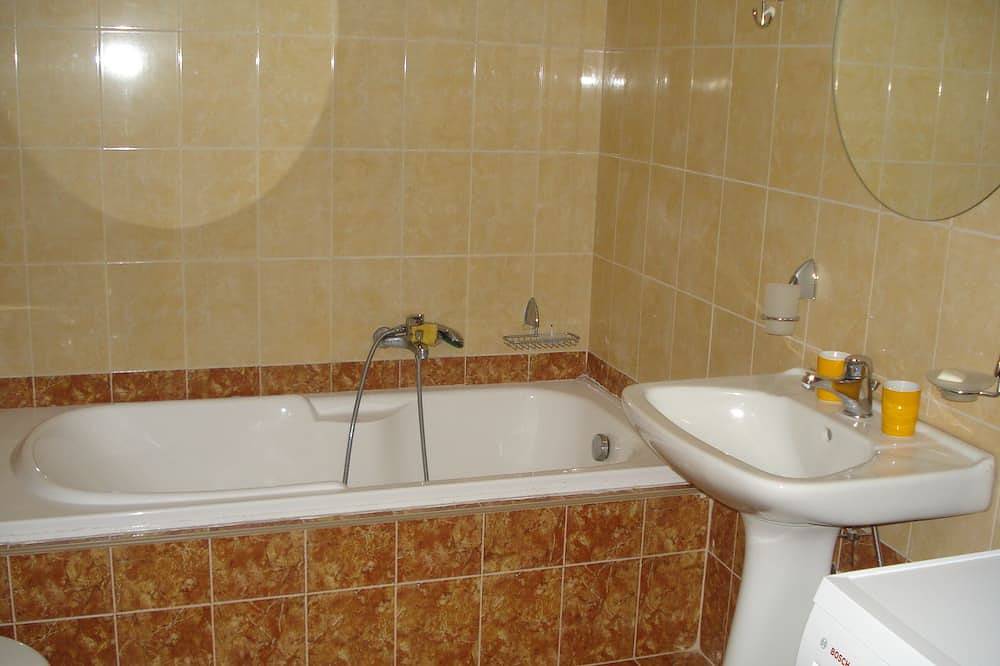 Ganze Wohnung, 3-Zimmer-Wohnung mit großer Terrasse mit Meerblick in Sitia, Lasithi