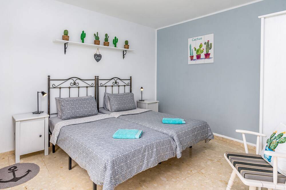 Villa Barry - Villa spacieuse, vue sur la mer, piscine, bar privé in Tarajalejo, Tuineje
