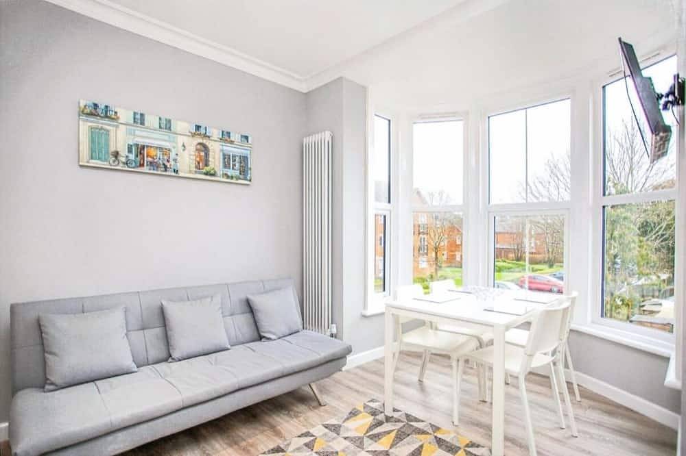 Entire apartment, Homely 2Bedroom/1Bathroom Flat w/ Free Wifi & Free Parking in Watford, Hertfordshire