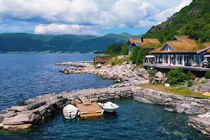 Ferienhaus für 10 Personen, mit Terrasse und Whirlpool sowie Garten in Møre og Romsdal