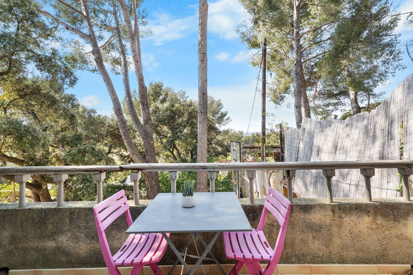 Casa sob os pinheiros, a 900m da praia in Sanary-sur-Mer, Toulon (Região)