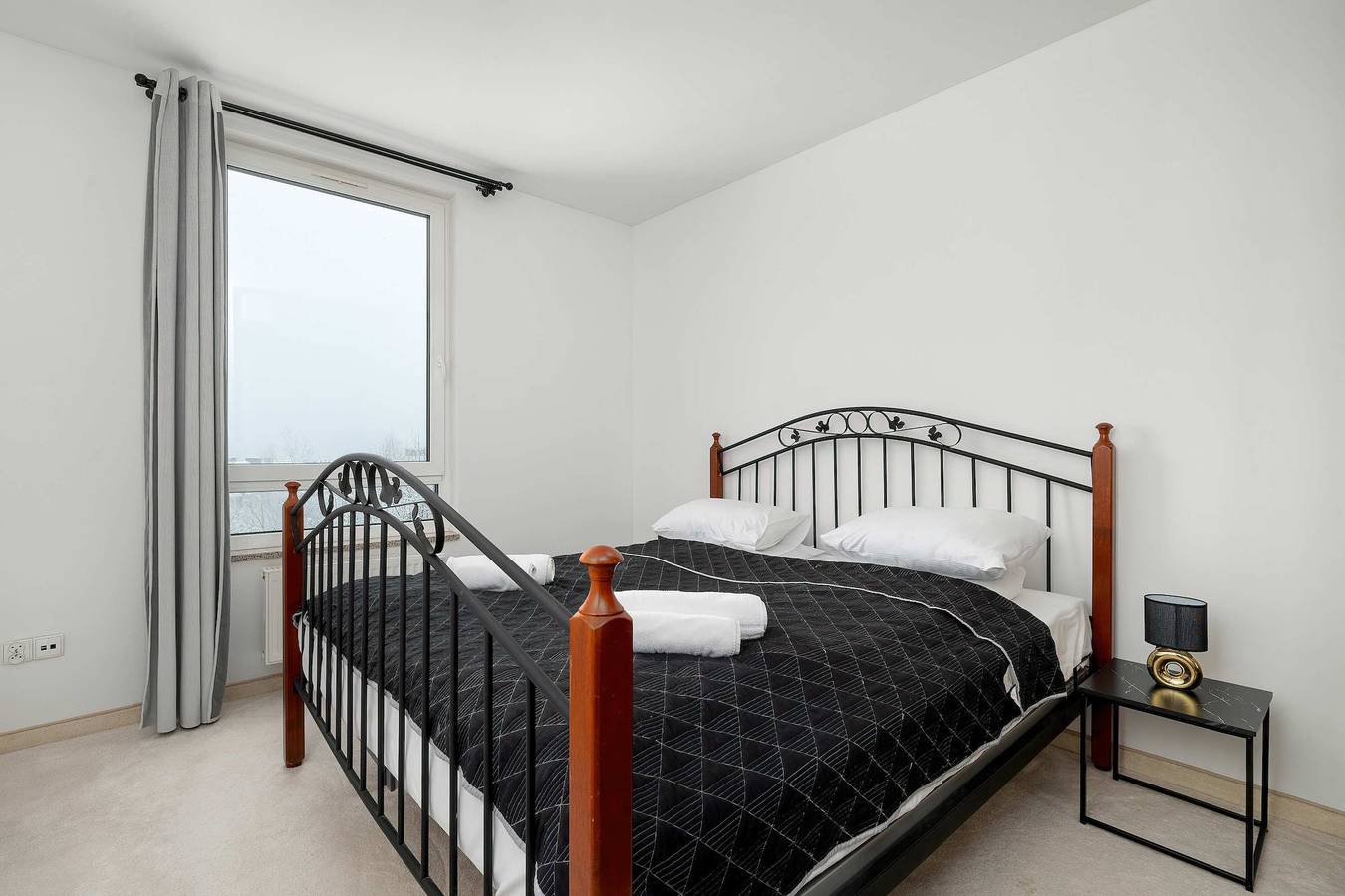 Ganze Wohnung, Urodzajna 12 Bielsko-Biała | Functional Apartment with a View of Green Area | Parking & Balcony in Bielitz-Biala, Schlesien