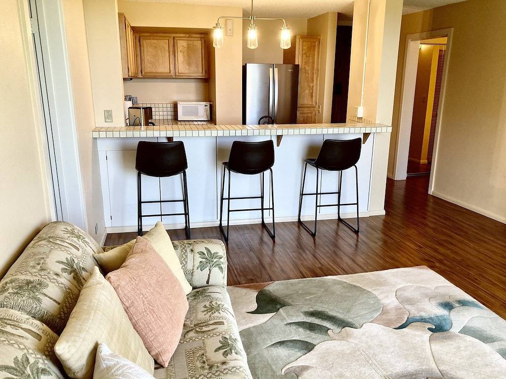 Ganze Wohnung, Breathtaking Views - 2 Bd Condo w/ Pool, A/C, Wifi, Parking in Hilo, North Hilo