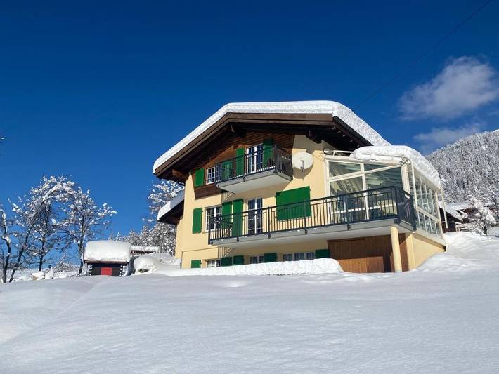 Ferienwohnung für 3 Personen, mit Balkon und Terrasse sowie Garten und Ausblick