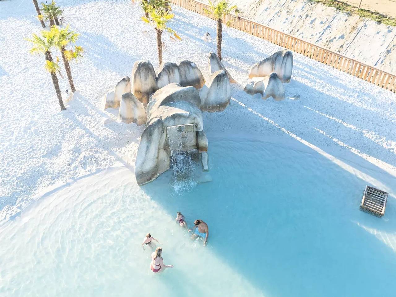 Herrenhaus in Bäumen 4 Schlafzimmer 10 persons in Dienné, Vienne