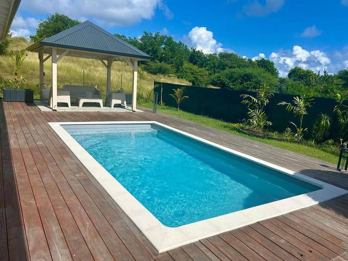 Location de vacances pour 6 personnes, avec balcon ainsi que jardin et piscine dans Pointe Faula - 3