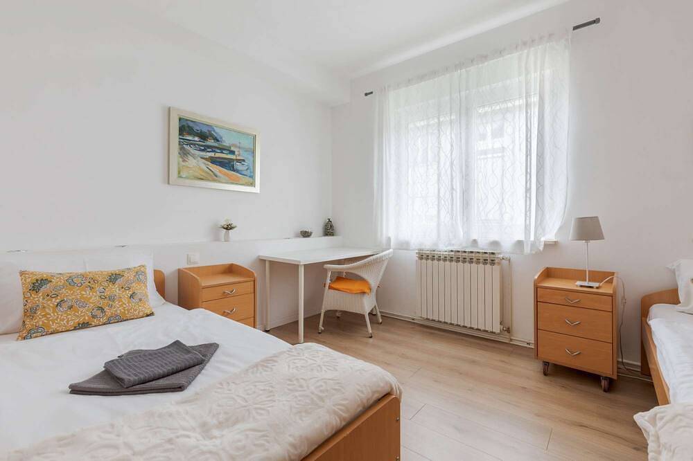 Apartamento inteiro, Lisinski - two bedroom apartment with private parking in Zagreb, Zagreb (Região)