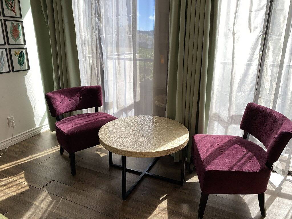 Ganze Wohnung, Palms 7th floor studio Sleeps 4 Guests above Pool in Waikiki Beach, Honolulu