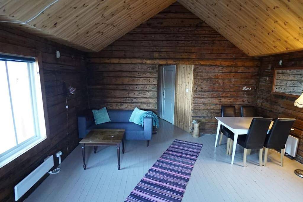 Two-Bedroom House in Vestvågøy