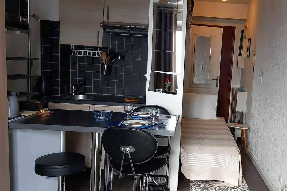 Apartamento entero, Studio sur le Port, vue mer Panoramique in Sanary-sur-Mer, Region de Toulon