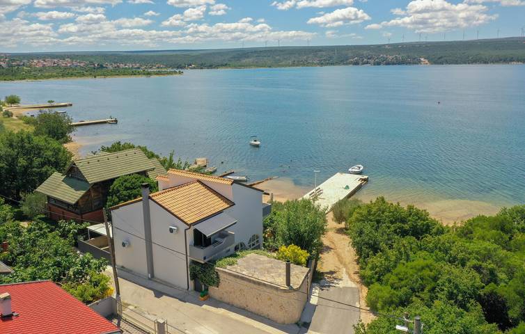 Ferienwohnung für 4 Personen, mit Terrasse und Seeblick in Obrovac - 4