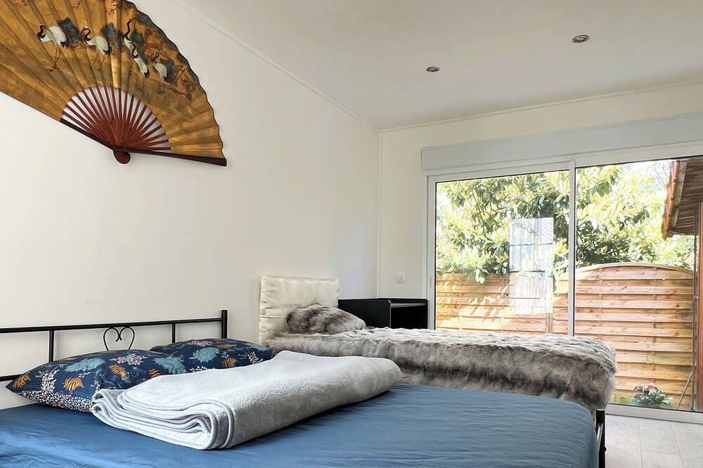 Peaceful Family Home, Garden & Patio & Private Parking, Visit Disney & Paris in Champs-sur-Marne, Seine-et-Marne