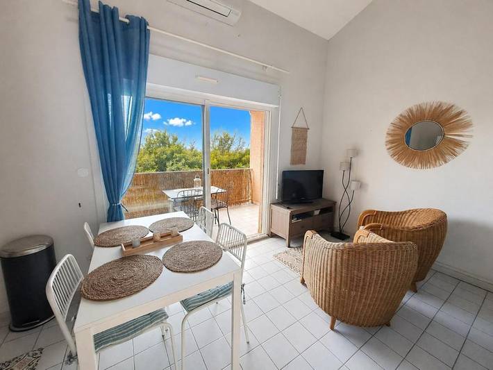 Ferienwohnung für 4 Personen, mit Balkon und Terrasse sowie Pool und Ausblick in Les Ayguades