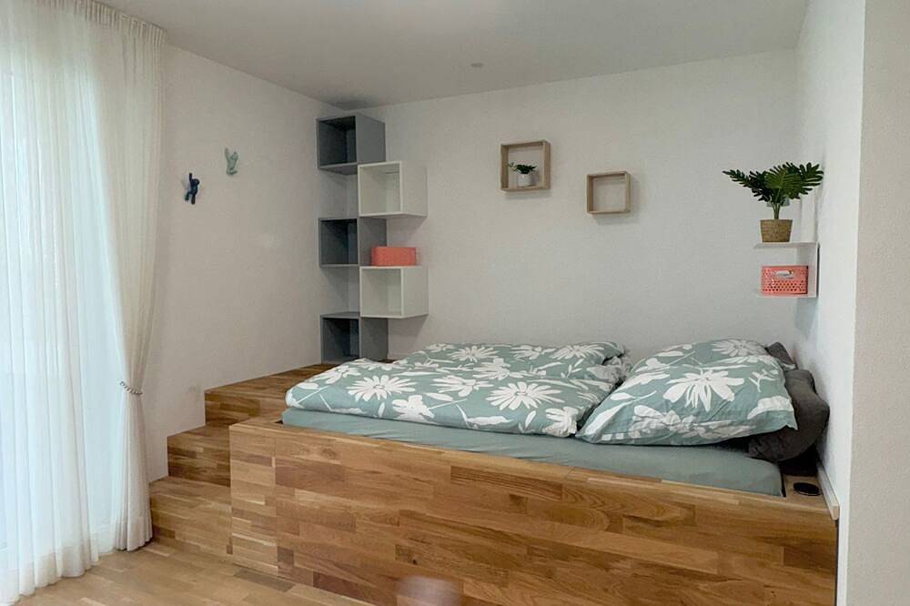 Ganze Wohnung, See-Nähe & Garten: Familienfreundliche Fewo in Moos-Weiler für lange Aufenthalte in Moos, Untersee