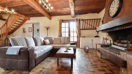 Gîte pour 6 personnes, avec terrasse ainsi que piscine et jardin à Félines-Minervois