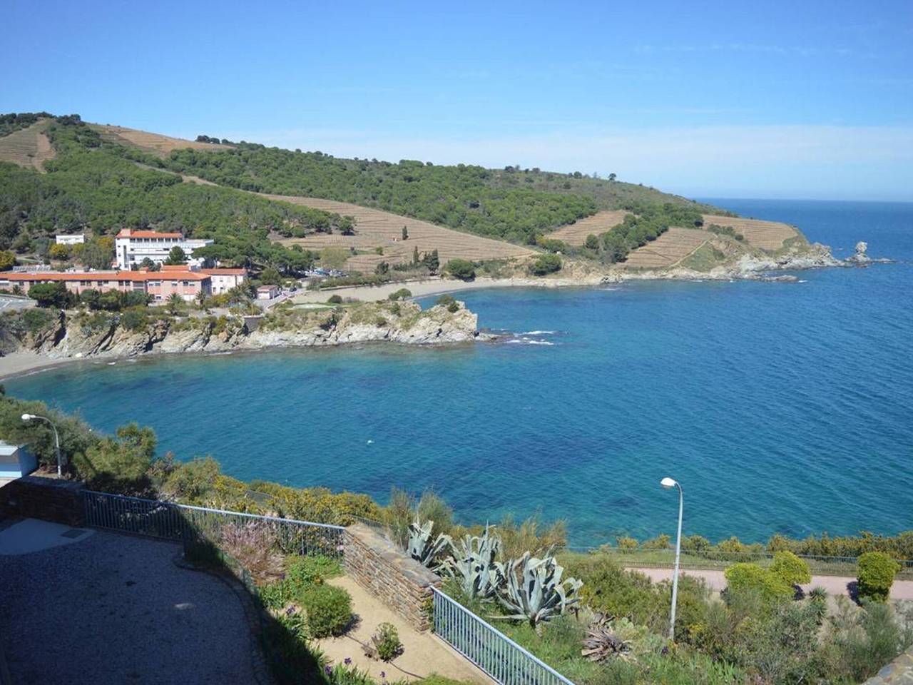 Apartamento entero, Luminoso apartamento de 2 habitaciones con vista al mar, parking y Wifi en Banyuls-sur-Mer in La Côte Vermeille, Banyuls-sur-Mer