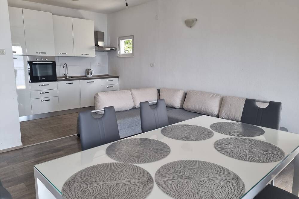 Geheel appartement, Apartment Maya 1 in Marusici, Omiš-Riviera