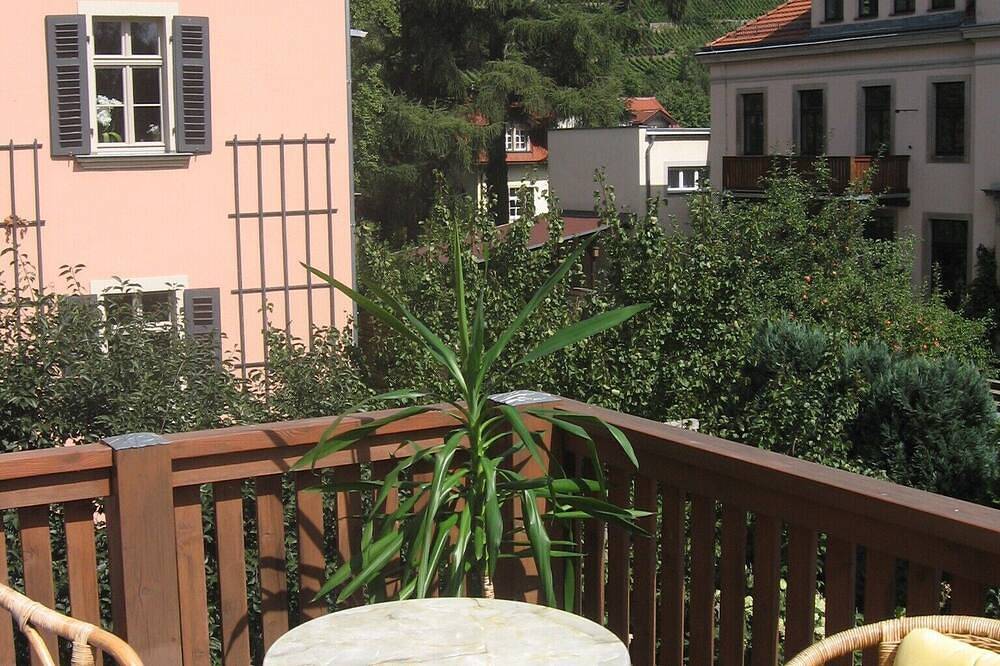 Ganze Wohnung, Urlaub beim Winzer - helle 65m²-Wohnung unterhalb der Weinberge von Pillnitz in Loschwitz, Dresden
