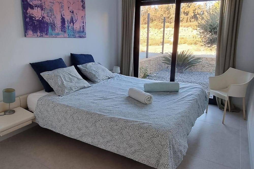 Moderne villa, met artistieke inrichting. dicht bij wandelpaden, zee, golfgebied in Valle del Este Golf Resort, Vera