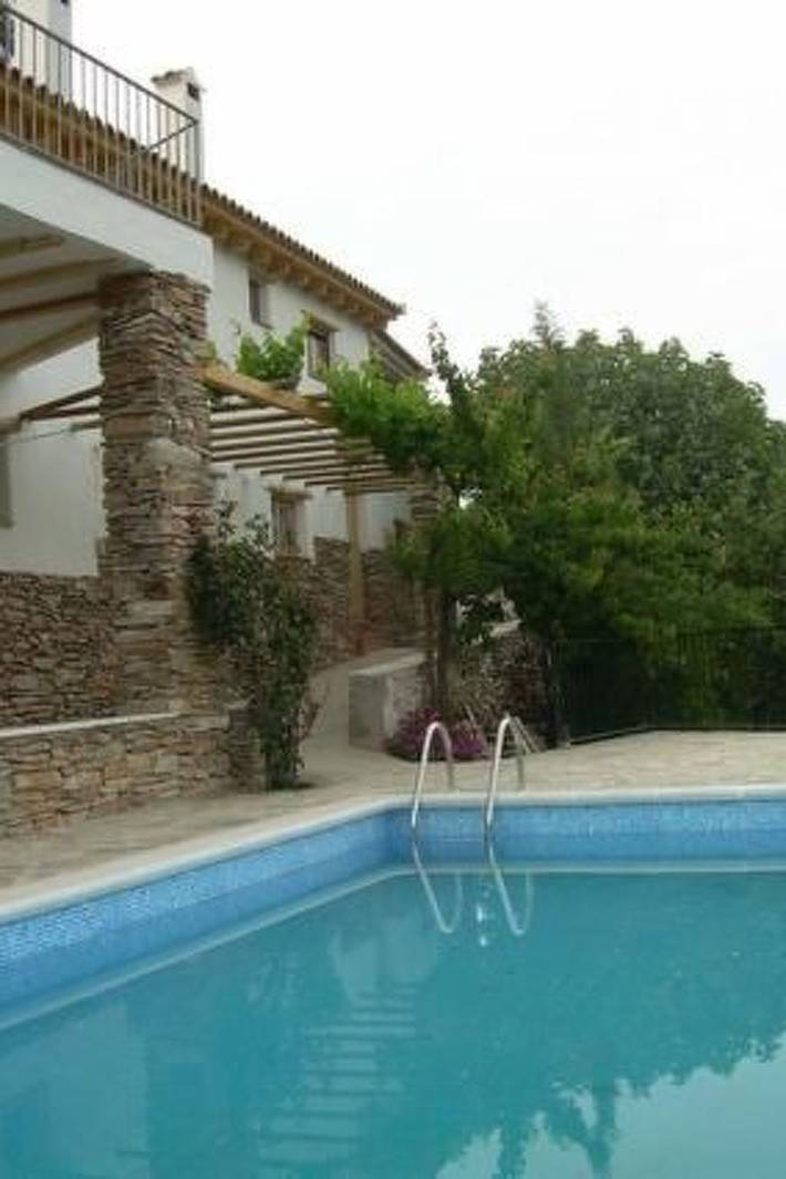 Casa rural para 4 personas, con piscina y jardín en Laroya - 3