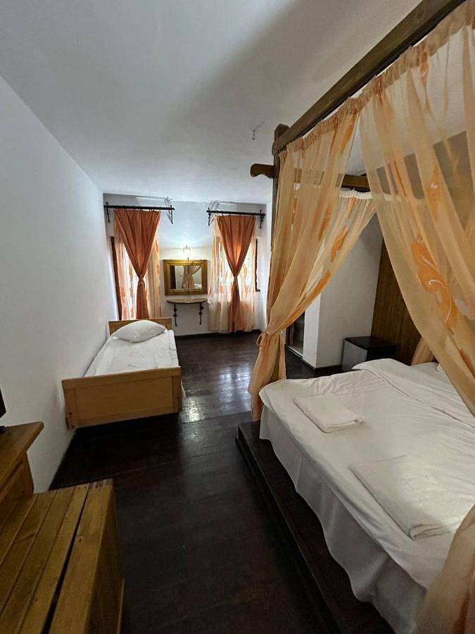 Hôtel pour 2 personnes, avec jacuzzi et jardin, animaux acceptés à Alba (Romania) - 2