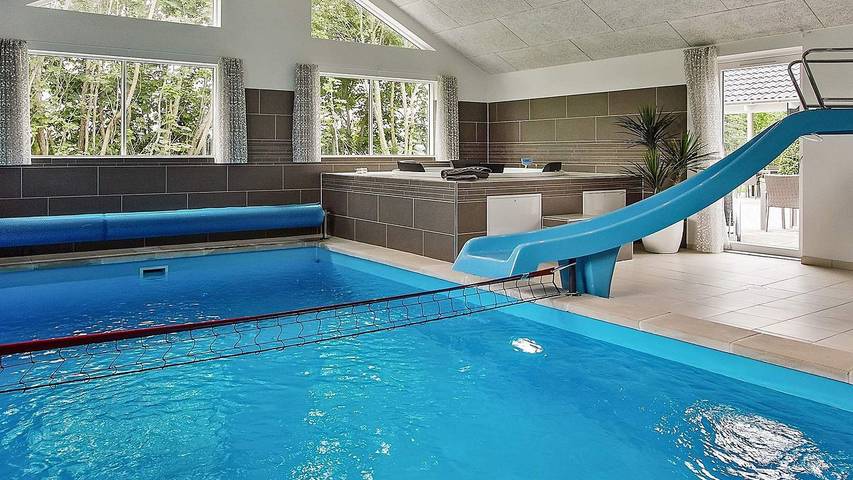 Ferienhaus für 21 Personen, mit Pool und Sauna sowie Terrasse und Whirlpool, mit Haustier in Olpenitz - 3