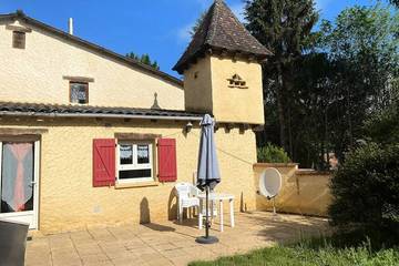 Cottage pour 2 personnes, avec sauna ainsi que piscine et jacuzzi à Nabirat