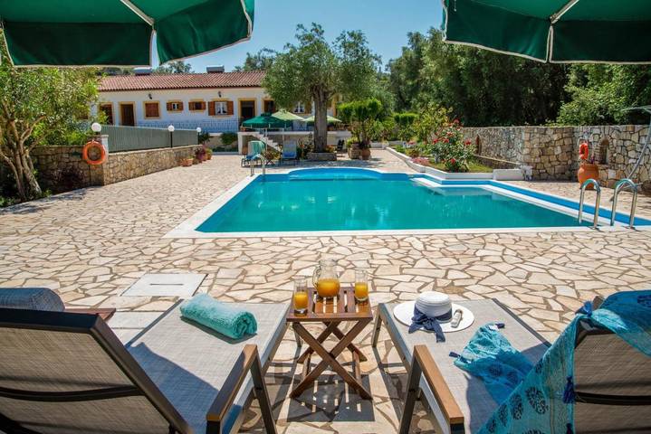 Appartement de vacances pour 2 personnes, avec jardin ainsi que vue et piscine