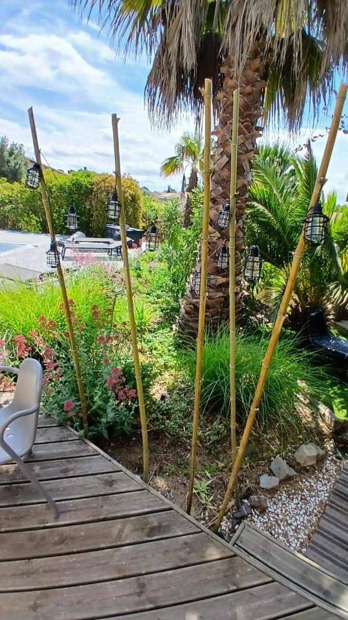 Location de vacances pour 2 personnes, avec jardin et piscine ainsi que vue et terrasse à Ventenac-en-Minervois - 2