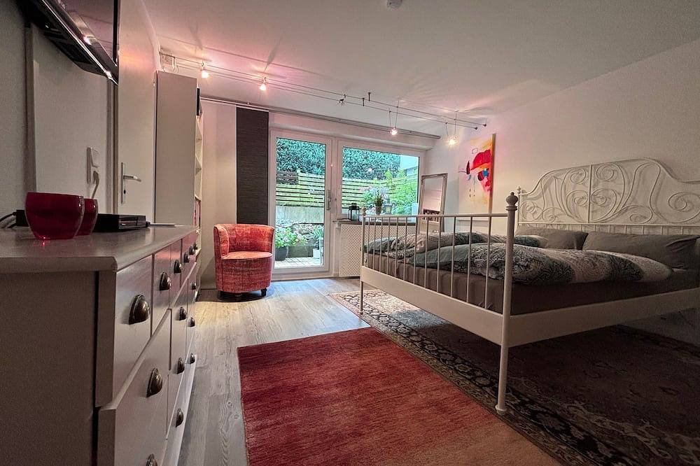 Entire apartment, Doppelzimmer mit Bad in Stuttgart-Birkach - Nähe Si-Zentrum, Messe, Flughafen in Stuttgart, Stuttgart Region