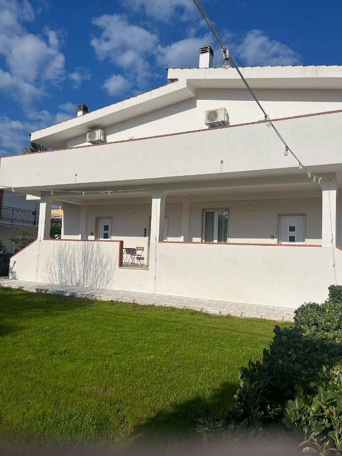 Casa vacanza per 3 persone, con giardino e idromassaggio a Marina di Ginosa