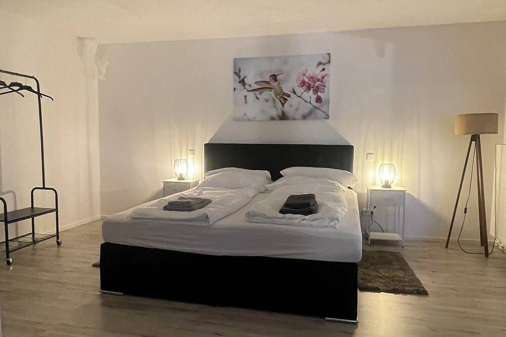Ganze Wohnung, Oase im grünen Hinterhof (M), Eg,Ruhe, Carport, Pay-Tv, Kaffee&Tee,Fahrräder in Meiderich/Beeck, Duisburg