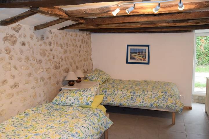 Rural cottage with pool, secluded garden in Saint-Martin-de-Ribérac, Périgord Vert