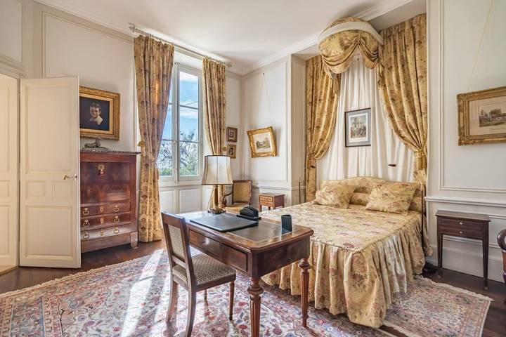 Location de vacances pour 15 personnes, avec jardin et piscine ainsi que vue sur le lac et vue, animaux acceptés dans Dangeul