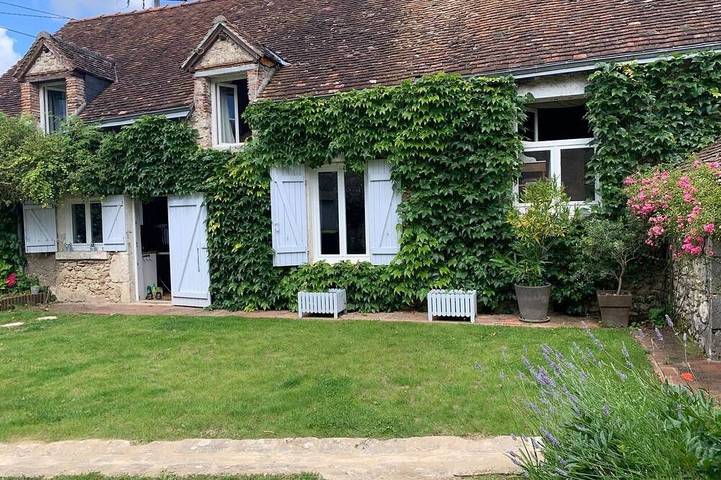 Location de vacances pour 9 personnes, avec Jardin à Saint-Claude-de-Diray