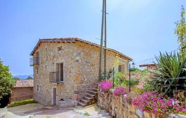 Ferienhaus für 18 Personen, mit Terrasse und Pool sowie Garten in der Ardèche