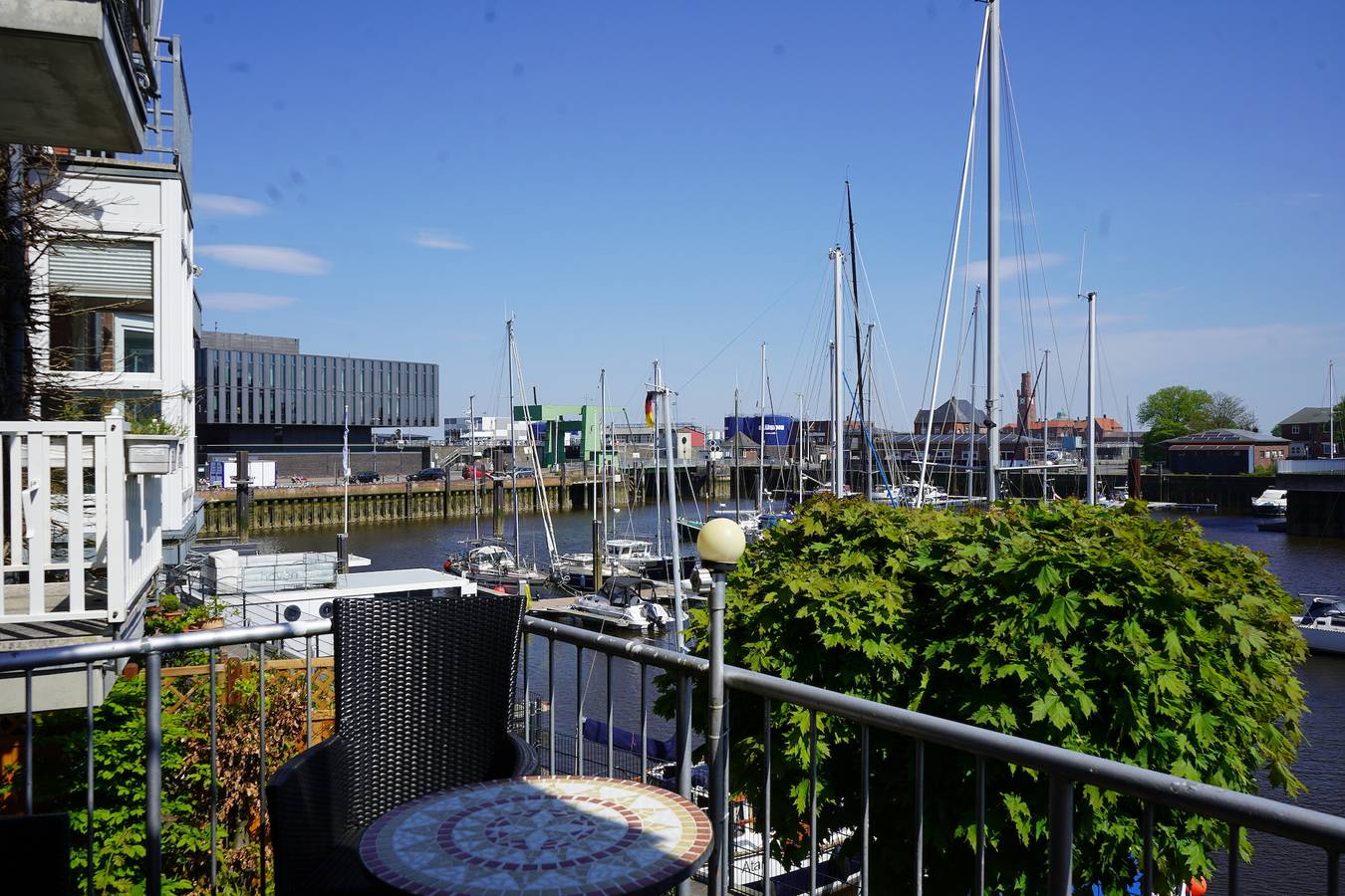 Entire holiday apartment, Holiday apartment for 3 people with balcony in Hafen Cuxhaven, Cuxhaven