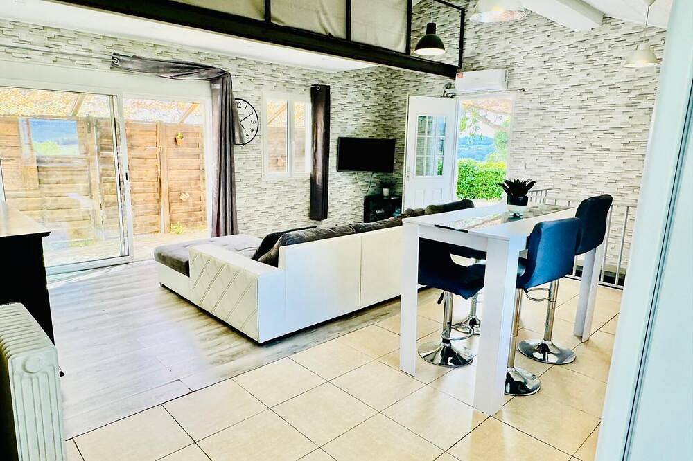 House 2/4 pers air-conditioned swimming pool ping pong near bandol in Le Beausset, Toulon region