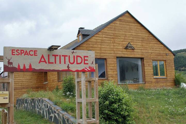 Gîte pour 2 personnes, avec jardin à La Llagonne - 4