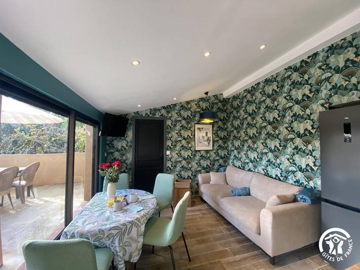 Gîte pour 4 personnes, avec Terrasse et Jardin